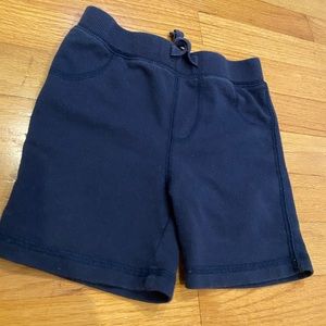 Firsh impressions short babyboys 16-18 months